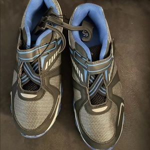Atletic Works Running shoes size 5 new blue/gray Boys